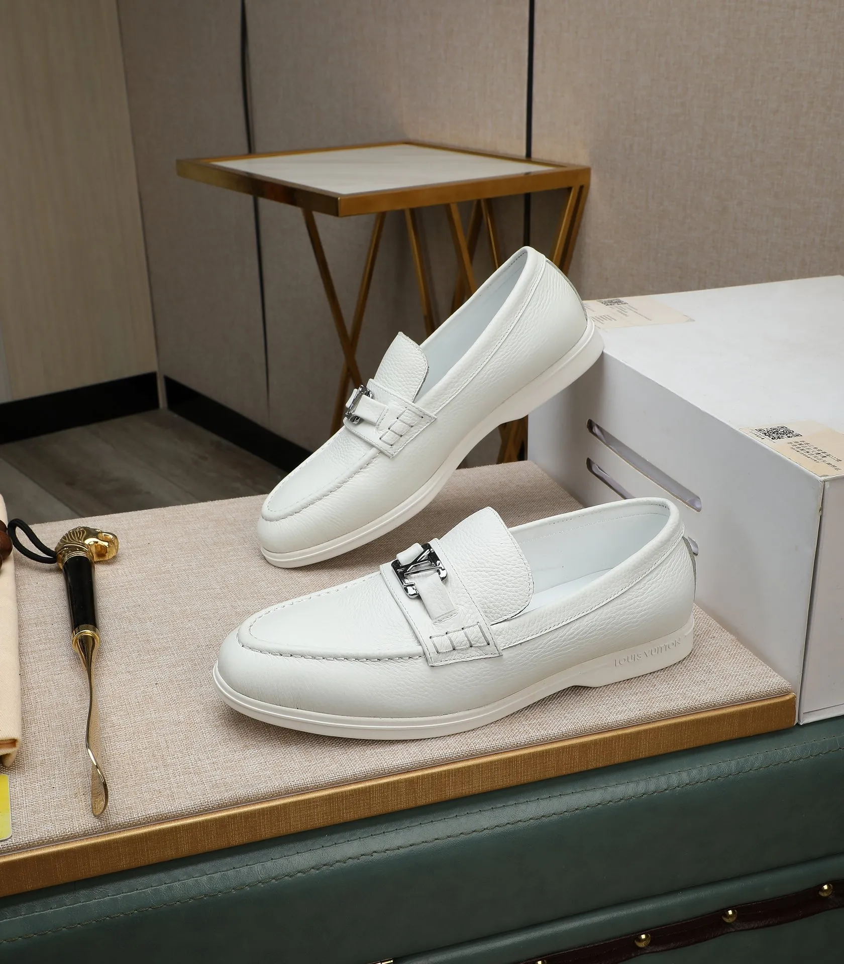 Men's shoes 💰560 📛📛【LOUIS VUITTON】Louis Vuitton 2024 official website synchronized new products 👟Milan fashion catwalk style 🇰🇾🇰🇾LV family logo, celebrity style, a must-have for fashionistas ⚠️First-layer calfskin ➕Genuine leather lining ➕Official website original version special outsole 👞Number 38-44